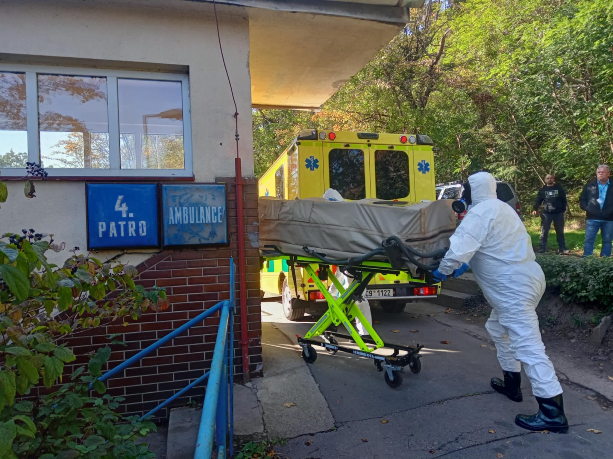 Biohazard tým ZZS JčK - záchrana pacienta s vysoce nakažlivou nemocí
